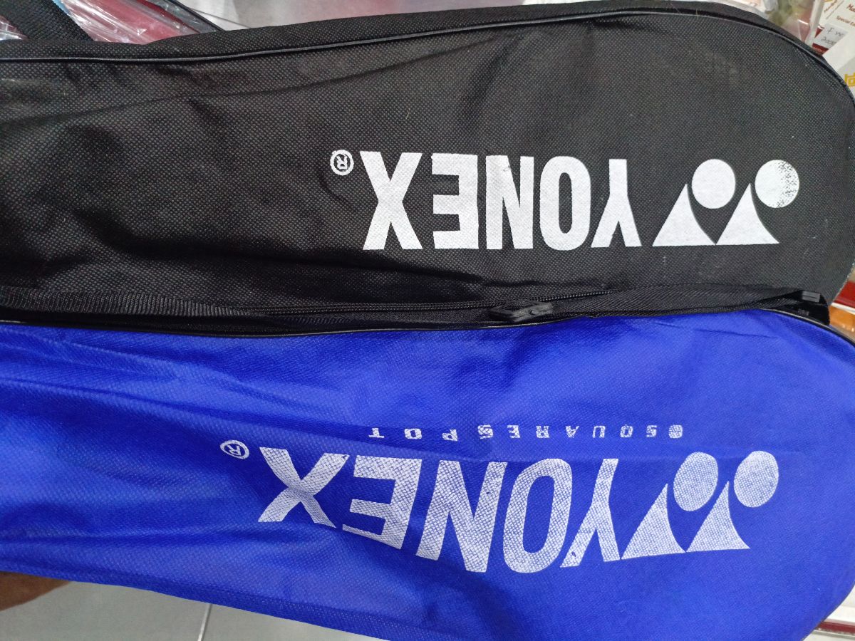 Raket Yonex isi 2