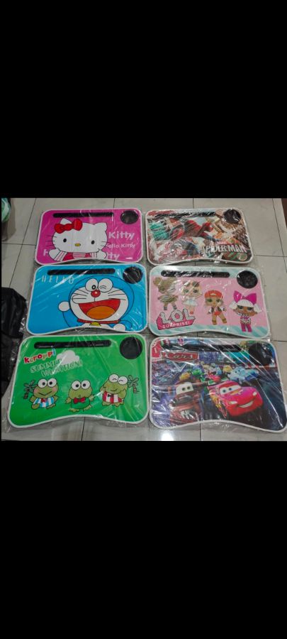 Meja belajar lokal