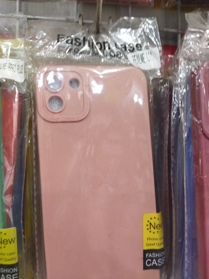 C. P Warna realme C11 2020/2021