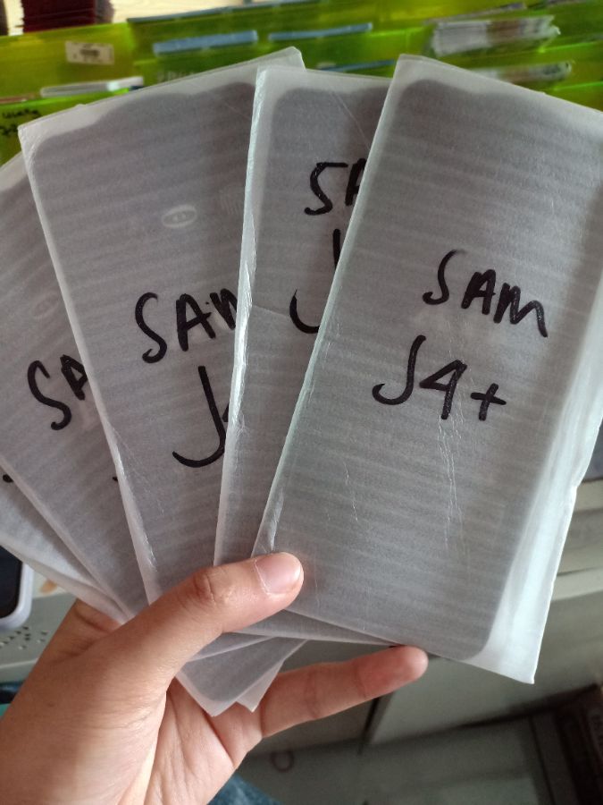 SAMSUNG J4+