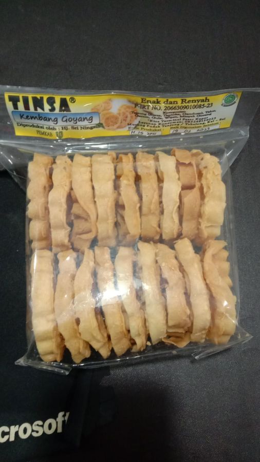 TINSA KAMBANG GOYANG