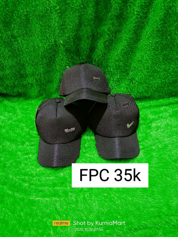 TOPI HITAM BRAND