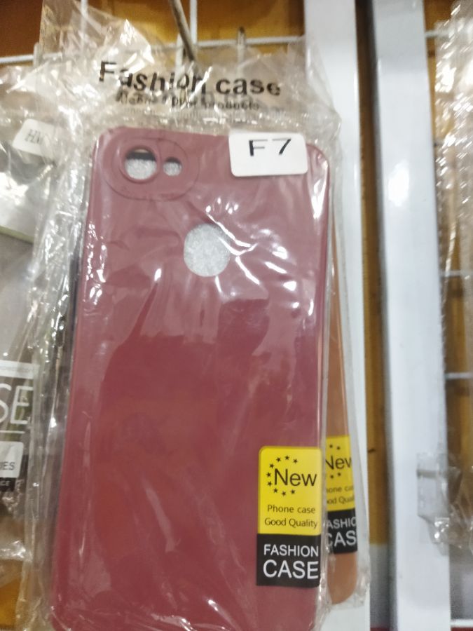 C. P warna oppo F7