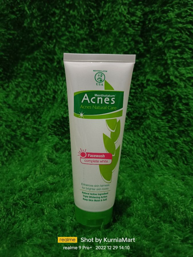 ACNES COMPLETE WHITE
