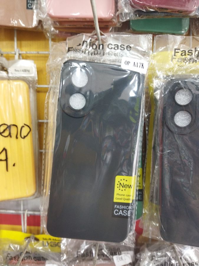 C. P warna Oppo A17K