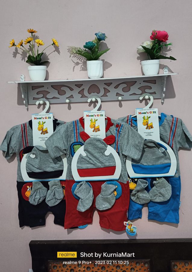 BAJU BABY MOMS set topi 