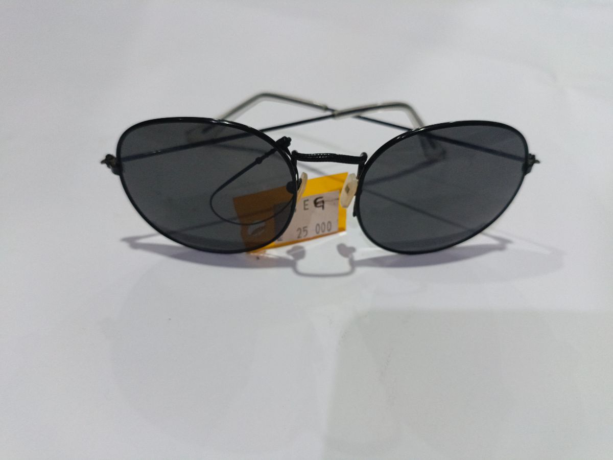 KACAMATA OVAL HITAM