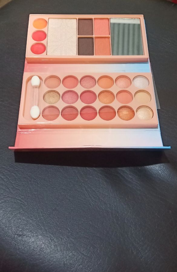 EYESHADOW DOMPET