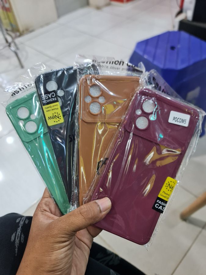 CASE BEYOND POCO M5