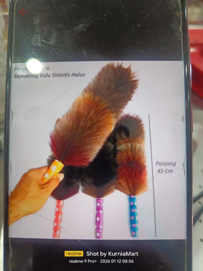 Kamoceng bulu sintesis b