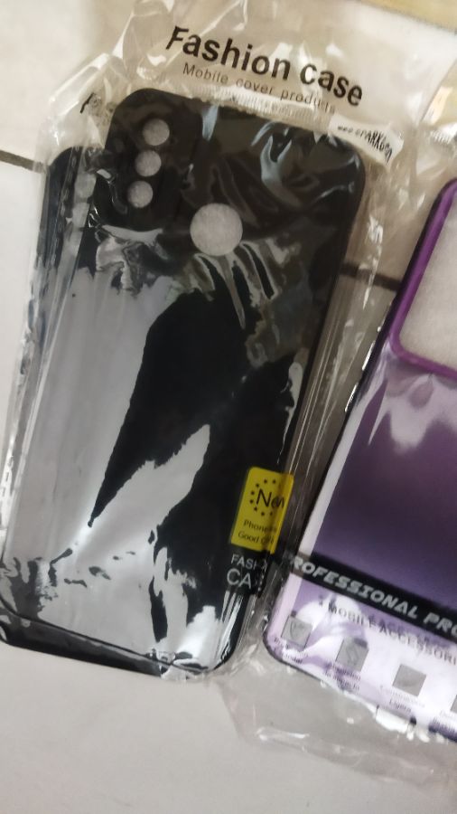 C. P warna TEC SPARK 6 GO