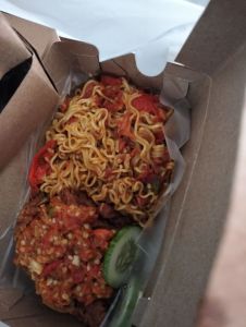 Mie ayam geprek