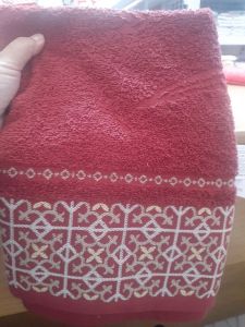 Handuk merah putih