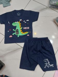 Setelan kaos tom star