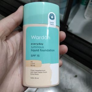 Wardah Everyday Luminous Liquid Foundation SPF 15 No.02 Light Beige 35ml