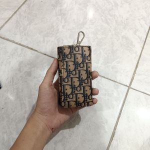 Ganci Dompet Dior