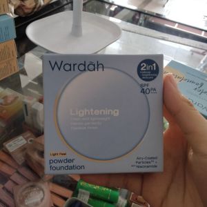 Wardah Lightening Powder Foundation No.06 Warm Beige
