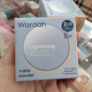 Wardah Lightening Matte Powder No.04 Light Ivory
