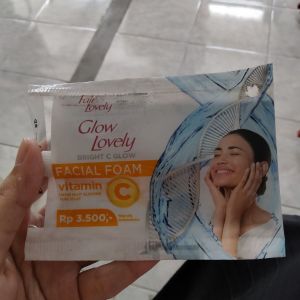 Fair & Lovely Glow & Lovely Facial Foam Vitamin C*