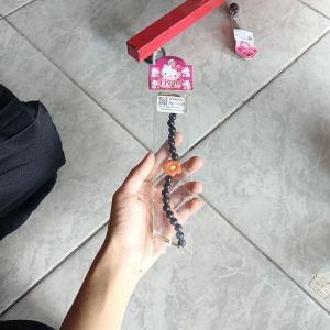 Strap Masker Mote Hitam Bunga