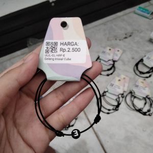 Gelang Inisial Cube/ E