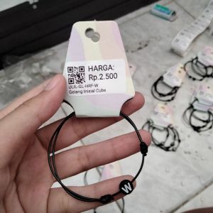 Gelang Inisial Cube/ W