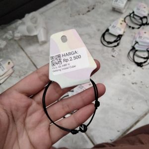 Gelang Inisial Cube/  V