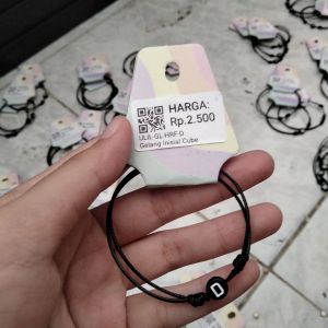 Gelang Inisial Cube/ D