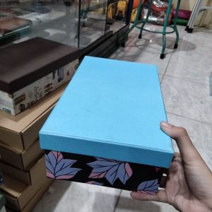 Kotak Kado Motif 
