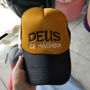 Topi Trucker Deus