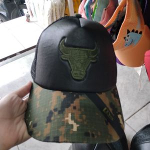 Topi Trucker Branded 