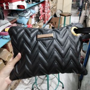 Dompet Clutch Haura/ Hitam
