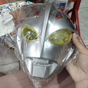 Topeng Ultraman 