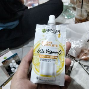 Garnier Skin Naturals Bright Complete Vitamin C Booster Serum