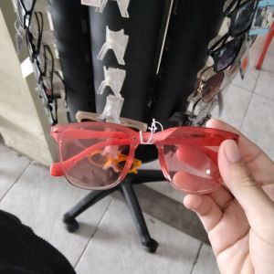 Kacamata Anak Merah