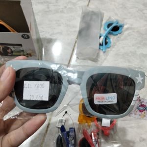 Kacamata Anak Cowok