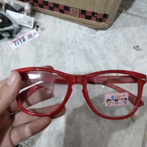 Kacamata Anak Merah