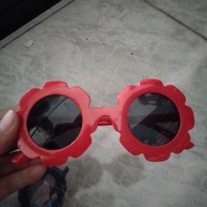Kacamata Flowers Merah 