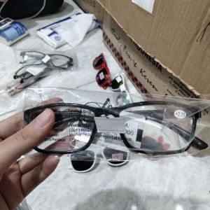 Kacamata Baca +2.75