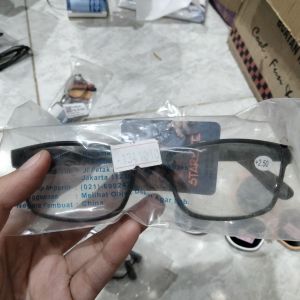 Kacamata Baca + 2.50