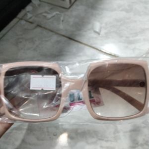 Kacamata Wanita Kotak Pink