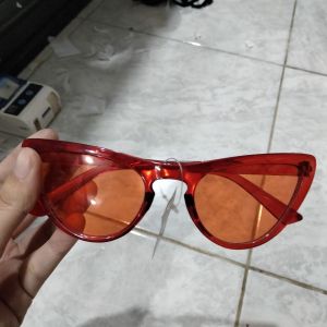 Kacamata Wanita Oval Merah 