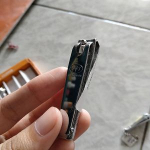 Gunting kuku 777