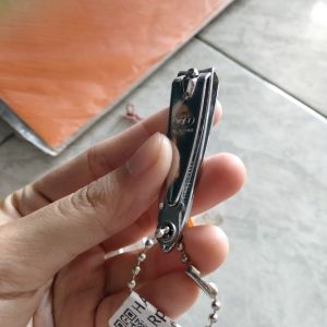 Gunting kuku 777