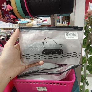 Ikat Rambut Hitam Pouch