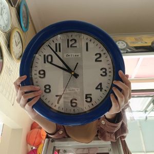 Jam Dinding On Time Quartz Biru