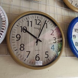 Jam Dinding Monza Quartz Brown