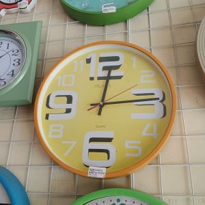 Jam Dinding Ogana Quartz 