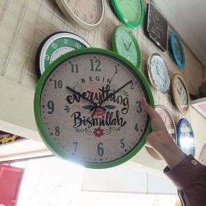 Jam Dinding Begin Quartz 