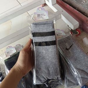 Kaos Kaki Fashion Garis Abu